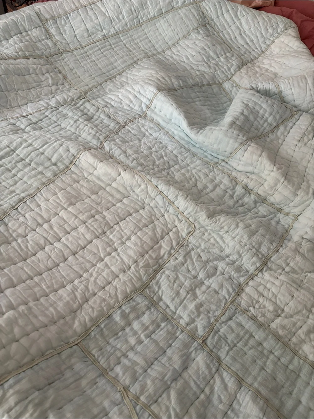 🍓ANTHROPOLOGIE light blue stitch quilt blanket King